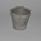 Bucket w.handle