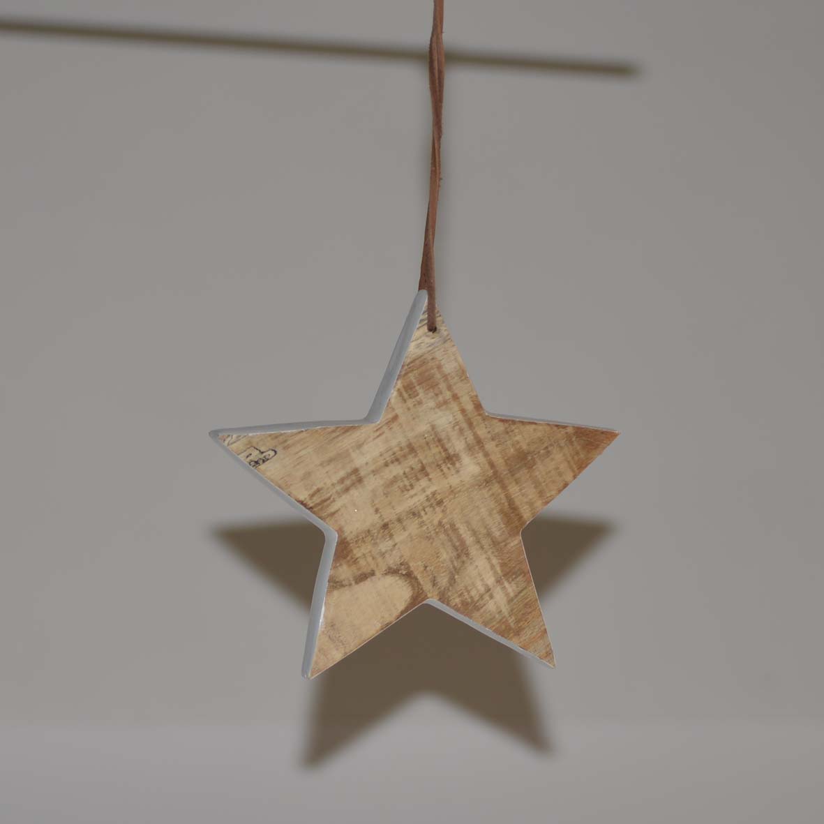 Wooden star hang.