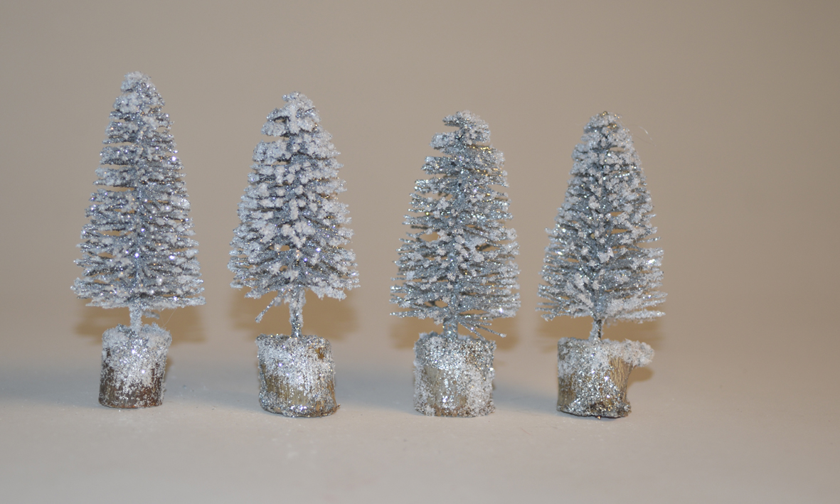 Fir w.snow+glitter