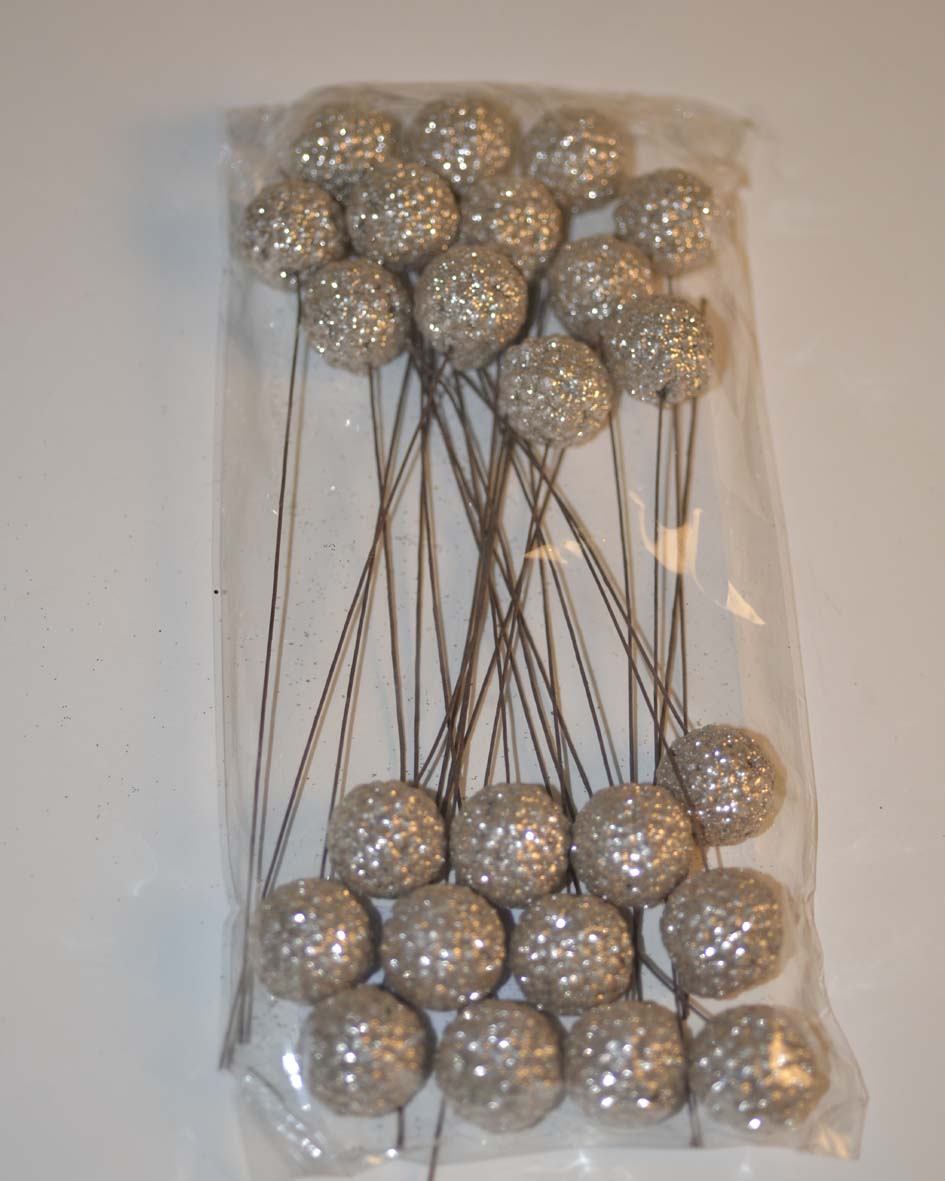 Balls w.glitter pick