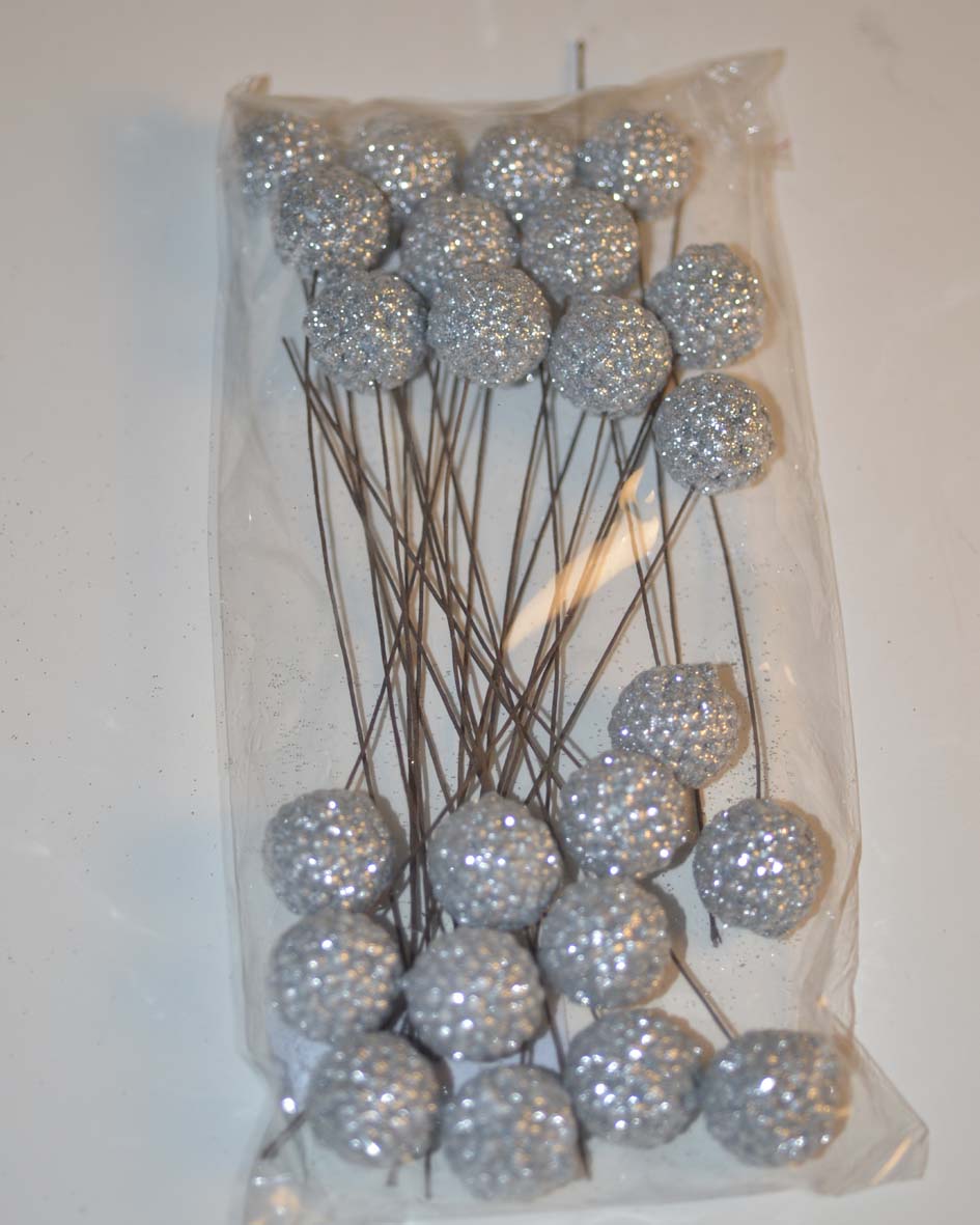 Balls w.glitter pick