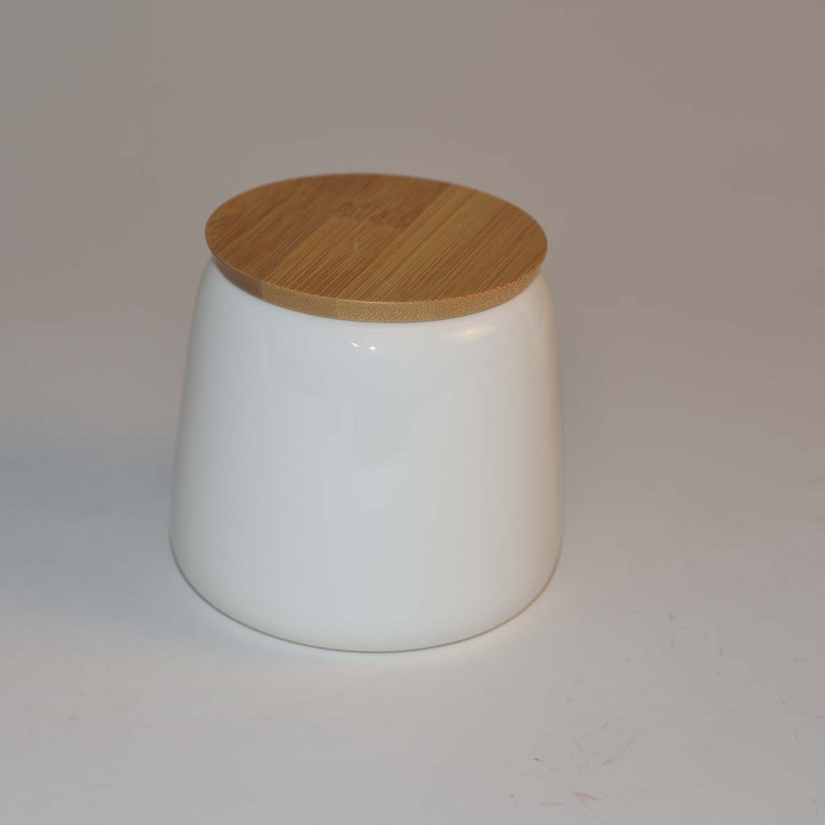Storage porcelain