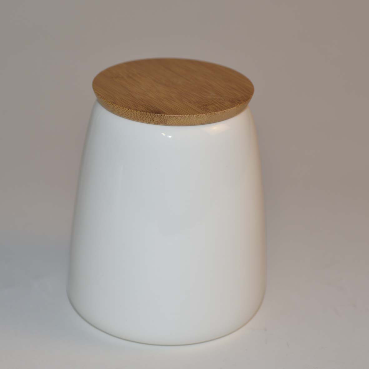 Storage porcelain